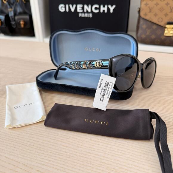 Gucci Round Oval Sunglasses Black main image 9